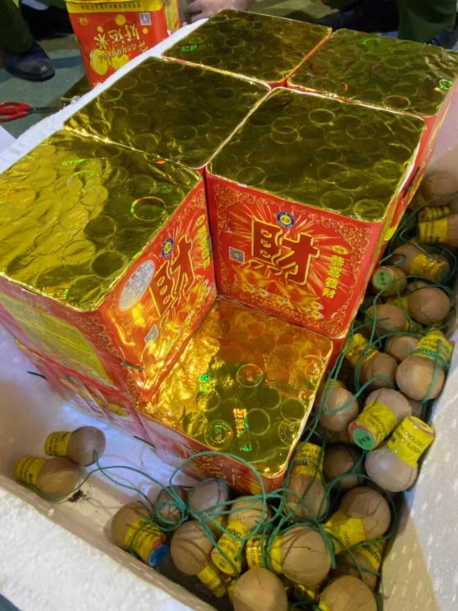 Tang vật thu giữ.