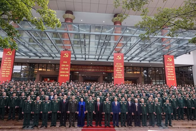 Lãnh đạo Đảng, Nhà nước cùng các đại biểu dự Đại hội.