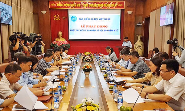 Các đại biểu tham dự Lễ phát động cuộc thi tại điểm cầu Hà Nội.