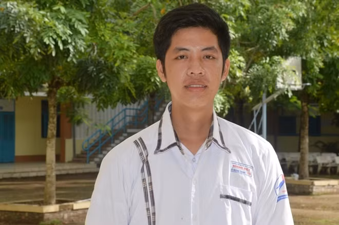 Võ Hoàng Thanh (trường THPT Hoàng Diệu) dẫn đầu khối C00 với 27 điểm (Văn: 8,25; Sử: 9,75; Địa: 9).