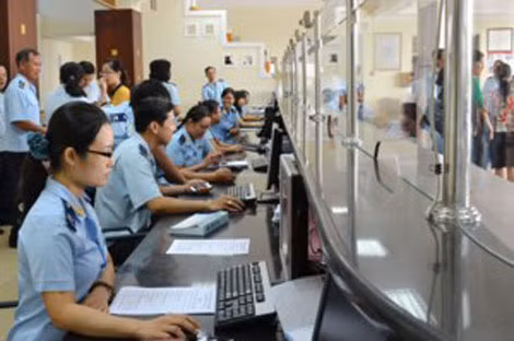 Thu ngân sách vượt mốc 300.000 tỷ đồng.
