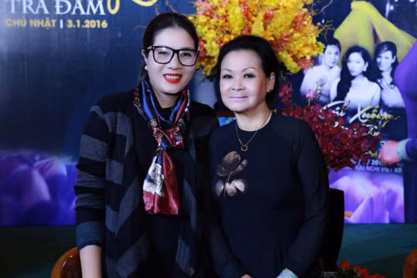 Việt Thanh từng làm đạo diễn cho live show “Cúi xuống thật gần” của ca sĩ Khánh Ly.