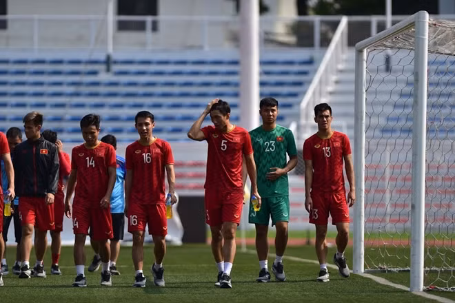 Trong sáng nay đội tuyển U22 Việt Nam tập nhẹ. Ảnh: CTV từ Philippines.