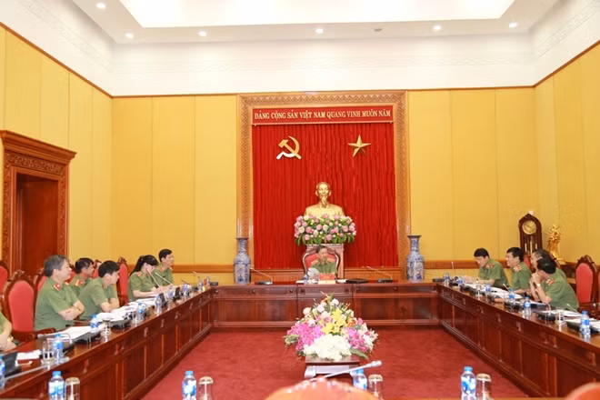 Toàn cảnh buổi làm việc.