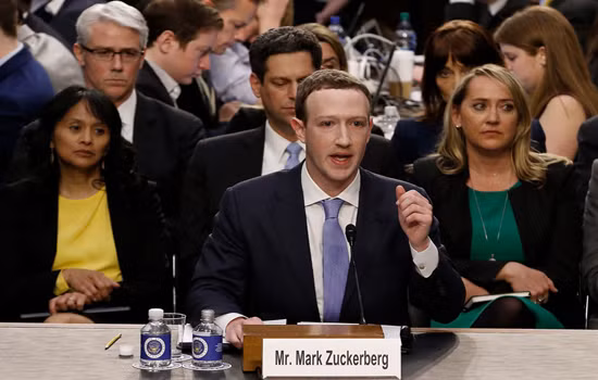 Giám đốc điều hành Facebook Mark Zuckerberg tại phiên điều trần ở Quốc hội Mỹ.