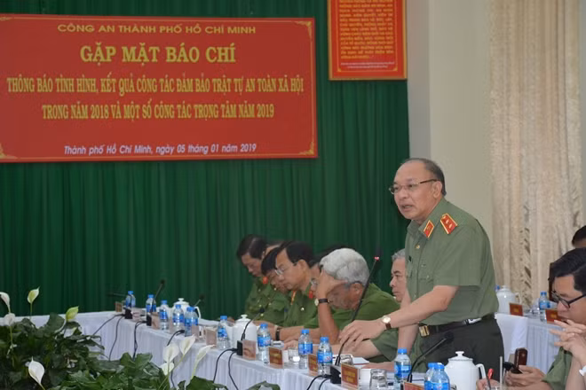 Lãnh đạo Công an TP Hồ Chí Minh phát biểu tại buổi gặp mặt báo chí ngày 5-1-2019.