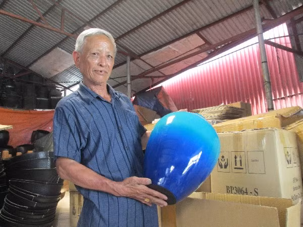 Nhìn vào sản phẩm này ít ai biết nó được làm từ cao su phế thải.