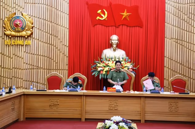 Quang cảnh buổi làm việc