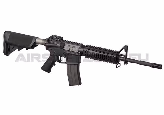 Khẩu "súng airsoft" được rao bán trên mạng Internet với giá 8,9 triệu đồng.