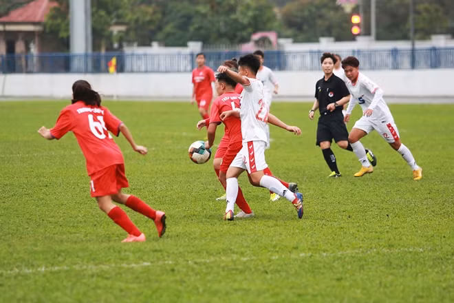 Giải bóng đá Nữ Vô địch U19 Quốc gia 2021 sẽ diễn ra theo thể thức thi đấu vòng tròn hai lượt tính điểm, xếp hạng chung cuộc. Lượt đi khai mạc ngày 16/3 và kết thúc vào ngày 26/3, lượt về từ ngày 29/3 đến 8/4. Giải đấu có sự góp mặt của 5 câu lạc bộ: Hà Nội Watabe, Than Khoáng sản Việt Nam, TP HCM, Phong Phú Hà Nam, Sơn La.