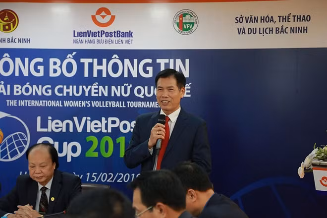 Ông Trần Đức Phấn, Phó Tổng cục trưởng Tổng cục TDTT, Trưởng BTC giải phát biểu trong cuộc họp báo.