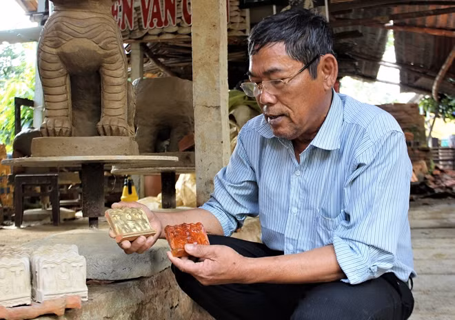 Mỗi năm ông Chín xuất xưởng khoảng 30.000-60.000 tượng Táo quân.