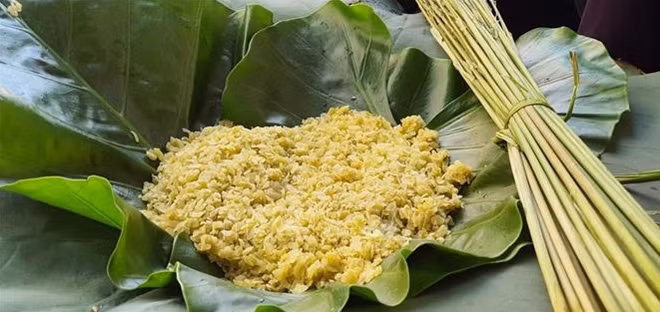 Cốm, món ăn dân dã nhưng thắm đượm hương vị Hà Nội. Ảnh: Danh Lam/TTXVN.