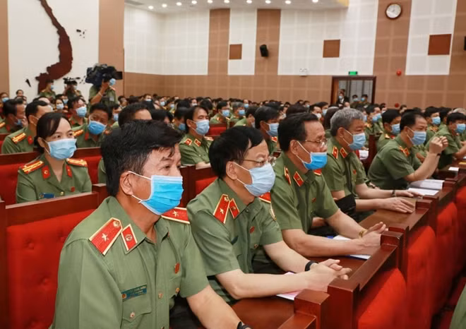 Các đại biểu tham dự hội nghị.