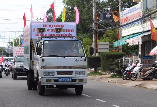 Lễ ra quân phát động xây dựng thí điểm mô hình chuỗi liên kết sản xuất, cung ứng sản phẩm sạch ở Hậu Giang.
