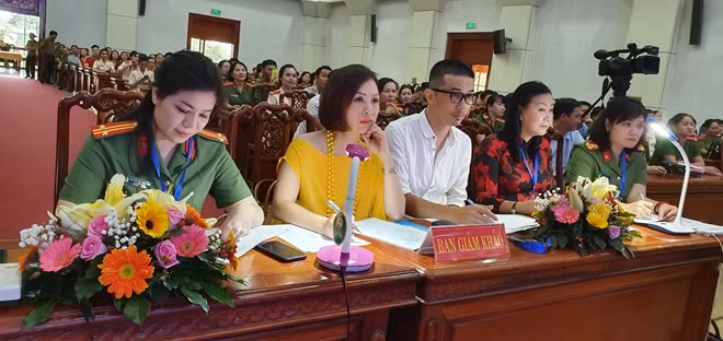 Ban giám khảo Hội thi.