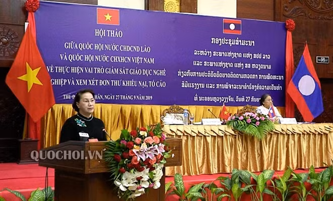 Chủ tịch Quốc hội Nguyễn Thị Kim Ngân và Chủ tịch Quốc hội Lào Pany Yathotou đồng chủ trì Hội thảo chuyên đề “Chính sách pháp luật về giáo dục nghề nghiệp và giải quyết việc làm” và “Công tác phối hợp xử lý đơn thư khiếu nại tố cáo giữa các cơ quan Quốc hội và Chính phủ và các bộ, ngành liên quan".
