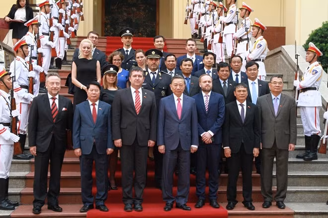 Bộ trưởng Tô Lâm, ngài Jan Hamacek và các đại biểu.