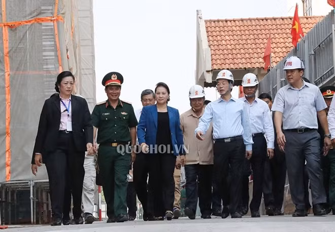 Chủ tịch Quốc hội kiểm tra tiến độ thi công xây dựng Nhà Quốc hội Lào.