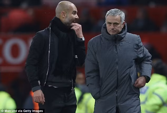 Huyền thoại của Man Utd cho rằng Pep hợp với CLB cũ hơn Mourinho.