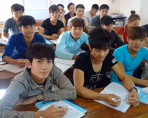 Lớp đào tạo tiếng Hàn Quốc cho người lao động ở Quảng Bình.