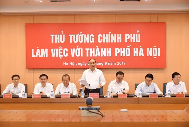 Thủ tướng Nguyễn Xuân Phúc và các Phó Thủ tướng Chính phủ làm việc với lãnh đạo TP. Hà Nội. Ảnh: VGP/Quang Hiếu