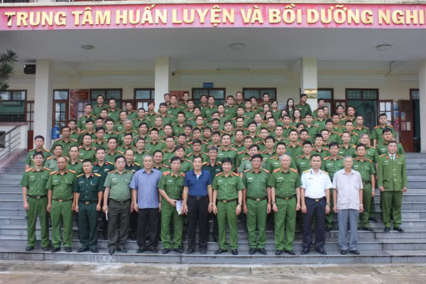 Các đại biểu tham dự Lớp tập huấn . Các đại biểu tham dự Lớp tập huấn .