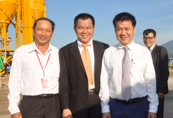 Ông Nguyễn Tâm Thịnh và ông Nguyễn Tâm Tiến, Chủ tịch HĐQT và Tổng Giám đốc Trungnam Group (từ phải sang trái)
