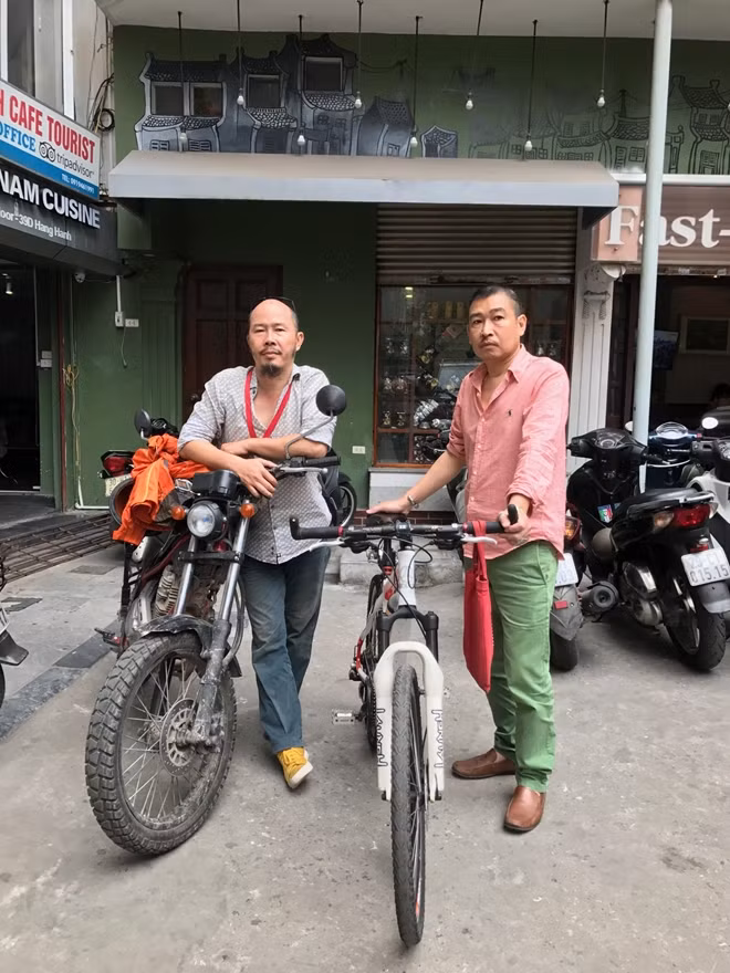 Họa sĩ Lê Thiết Cương và Nhà điêu khắc Đinh Công Đạt