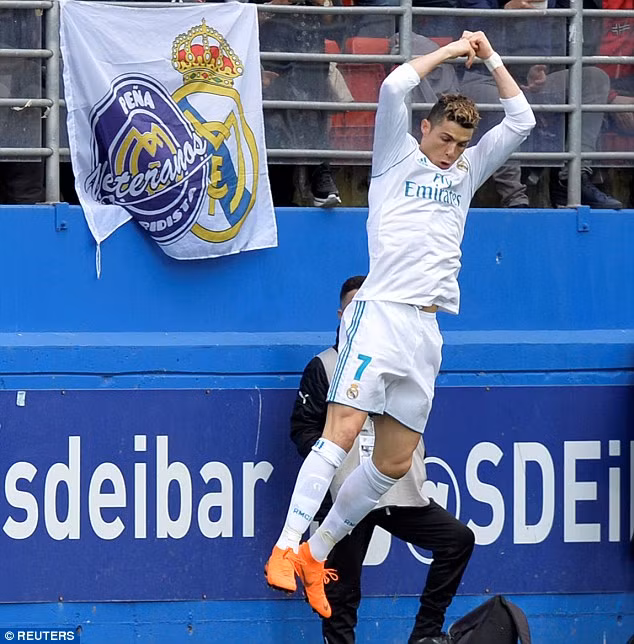 Ronaldo tiếp tục tỏa sáng giúp Real giành chiến thắng. Ảnh: Reuters. Ronaldo tiếp tục tỏa sáng giúp Real giành chiến thắng. Ảnh: Reuters.