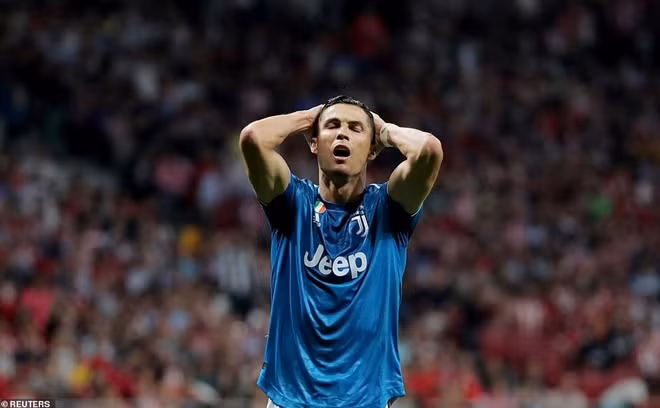 CR7 "tịt ngòi" trong trận đấu hôm nay nhưng vẫn là tâm điểm của trận đấu.