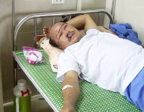 Đồng chí Quang đang điều trị tại Bệnh viện đa khoa tỉnh Ninh Bình.