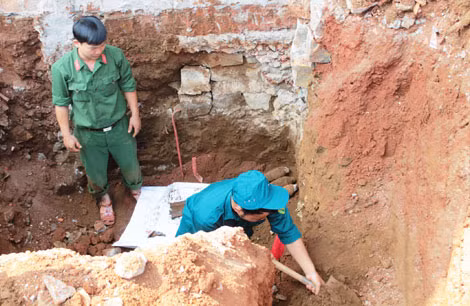 Đào móng nhà, phát hiện hầm đạn pháo sót lại sau chiến tranh