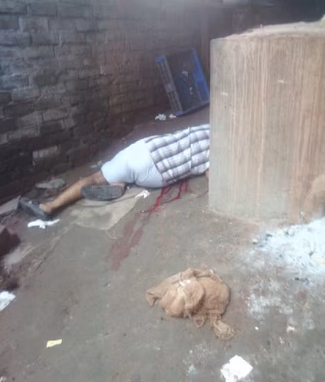 Xác những tên khủng bố bị lực lượng an ninh Ấn Độ tiêu diệt