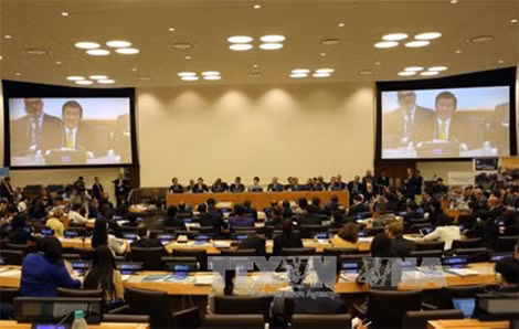 Chủ tịch nước Trương Tấn Sang phát biểu tại Hội nghị do UNDP, OECD và Hàn Quốc tổ chức về mô hình phát triển nông thôn mới và cộng đồng bền vững. Ảnh: Nguyễn Khang - TTXVN.