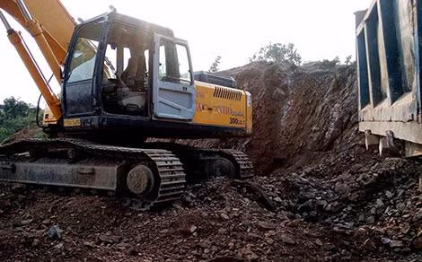 Lợi dụng được giao san lấp mặt bằng khai thác trái phép khoáng sản