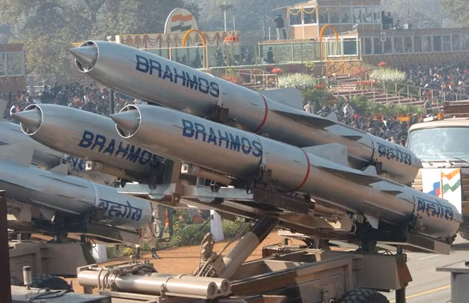 Tên lửa Brahmos.