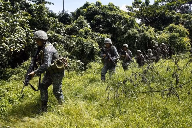 Cảnh sát và quân đội Philippines truy kích nhóm tội phạm Maute