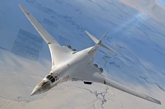 Máy bay ném bom Tu-160 của Nga
