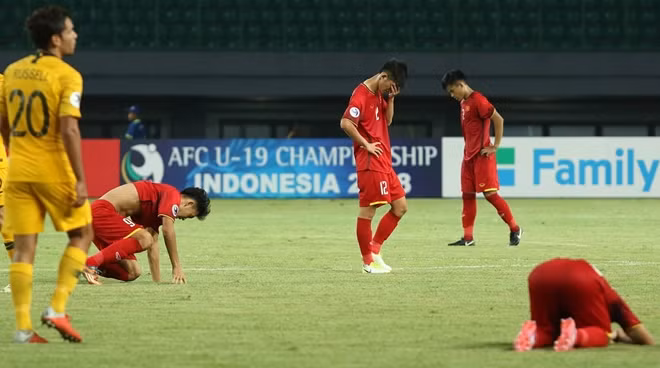 Đội tuyển U19 Việt Nam, lứa cầu thủ sẽ tham dự SEA Games 31 đang gây lo lắng cho người hâm mộ về thành tích kém cỏi của mình.