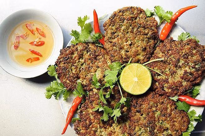 Chả rươi - món ngon đặc biệt.