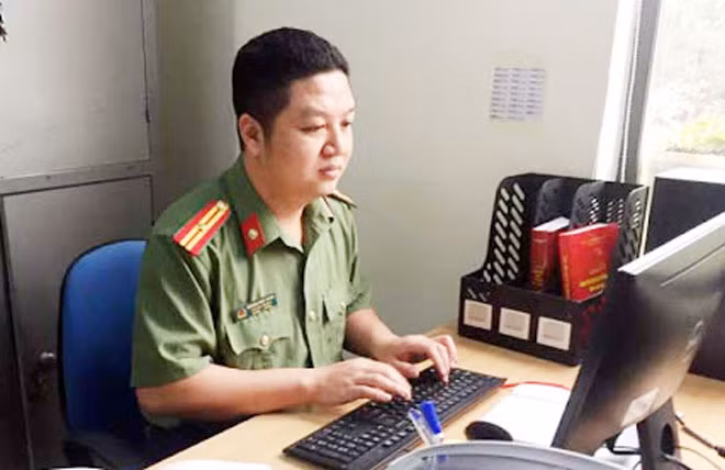 Nhà văn Hoàng Anh Tuấn (hoanganhtuan.calc@gmail.com).
