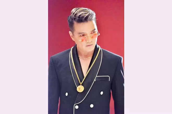 Ca sĩ Đàm Vĩnh Hưng tự xưng là “vùng đất cấm”!