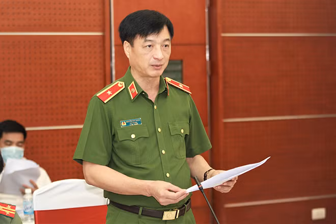 Thứ trưởng Nguyễn Duy Ngọc phát biểu ý kiến.