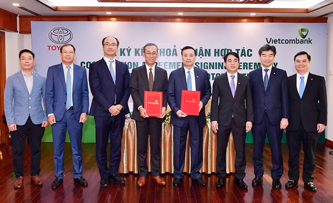 Các đại biểu cao cấp chụp ảnh kỷ niệm Các đại biểu cao cấp chụp ảnh kỷ niệm