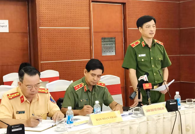 Thứ trưởng Nguyễn Duy Ngọc phát biểu tại phiên họp.