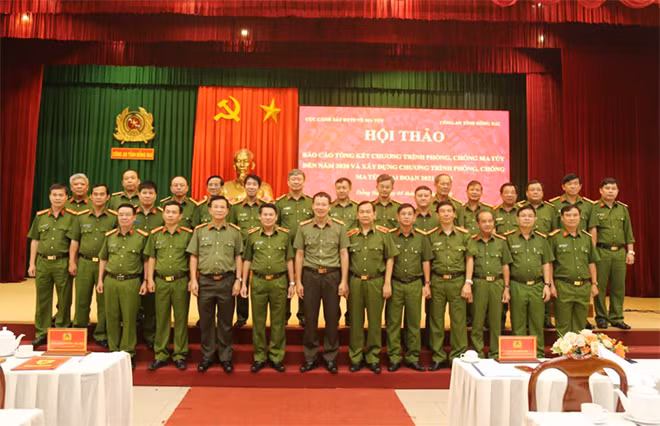 Các đại biểu tham dự Hội thảo.