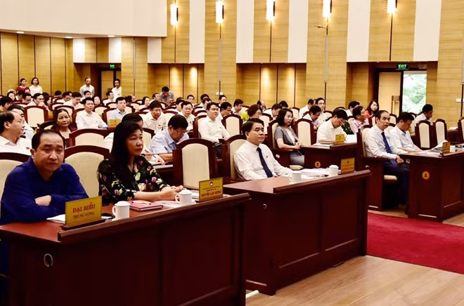 Phiên giải trình diễn ra trong buổi sáng ngày 5-6.