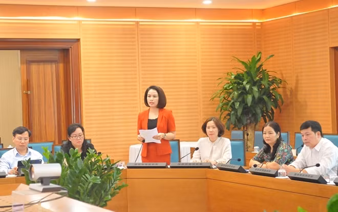 Phó Giám đốc Sở Du lịch Hà Nội Ngô Minh Hoàng phát biểu tại cuộc họp.