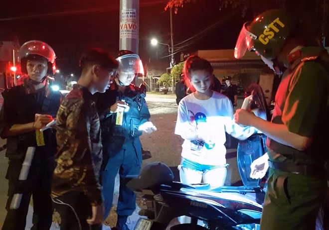 Công an Đồng Tháp tăng cường công tác tuần tra, kiểm soát trong dịp lễ.